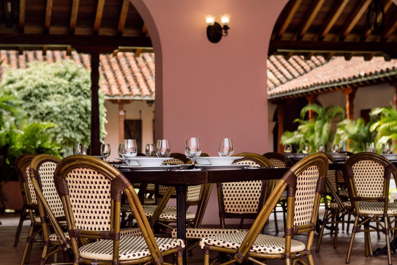 Hotel Dona Manuela Mompos Exterior photo