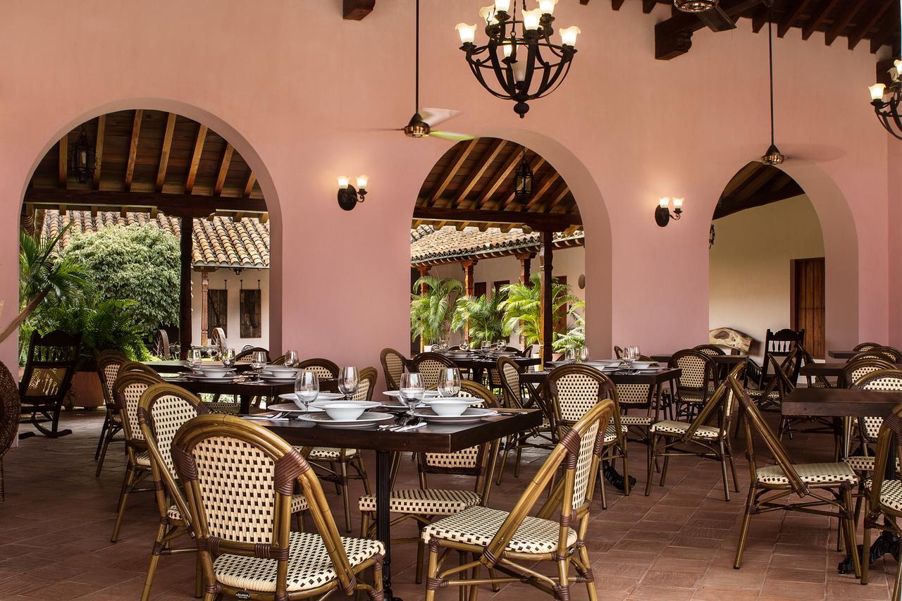 Hotel Dona Manuela Mompos Exterior photo